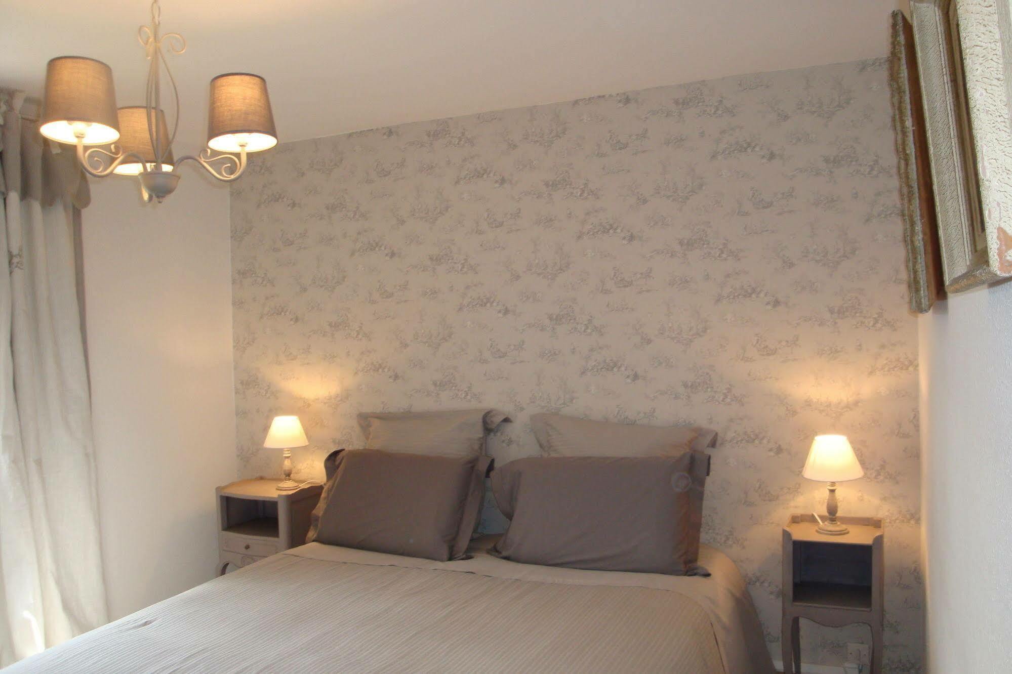 Bed and Breakfast Au Jardin D'Eloïse Tremereuc Exterior foto
