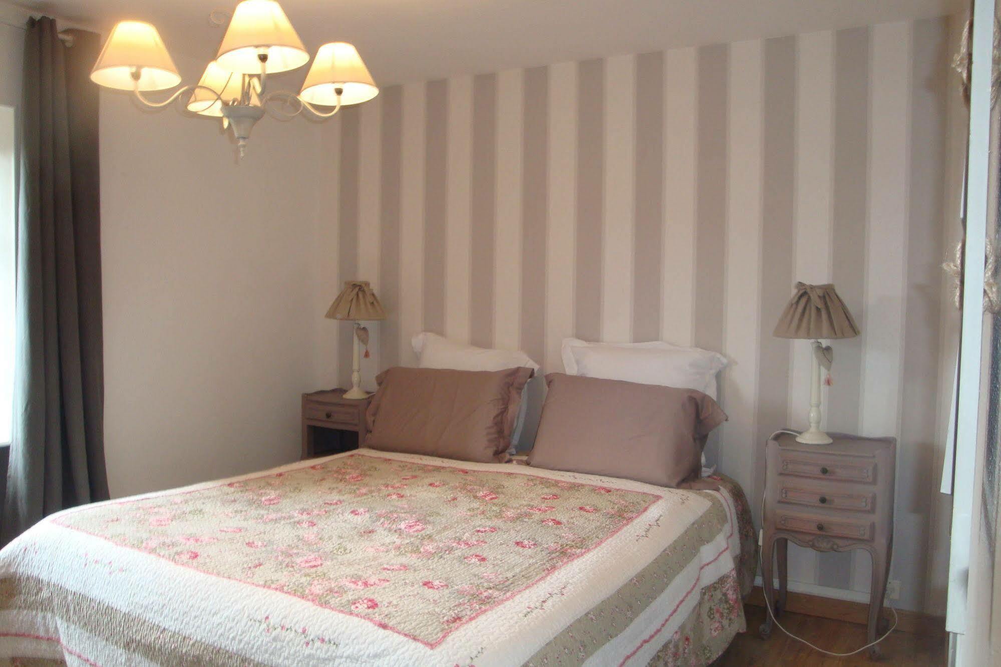 Bed and Breakfast Au Jardin D'Eloïse Tremereuc Exterior foto